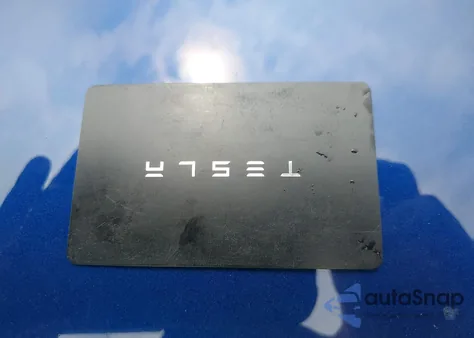 2023 Tesla Model Y Awd/Long Range Dual Motor All-Wheel Drive из США, поврежденный, VIN 7SAYGDEE2PF669850